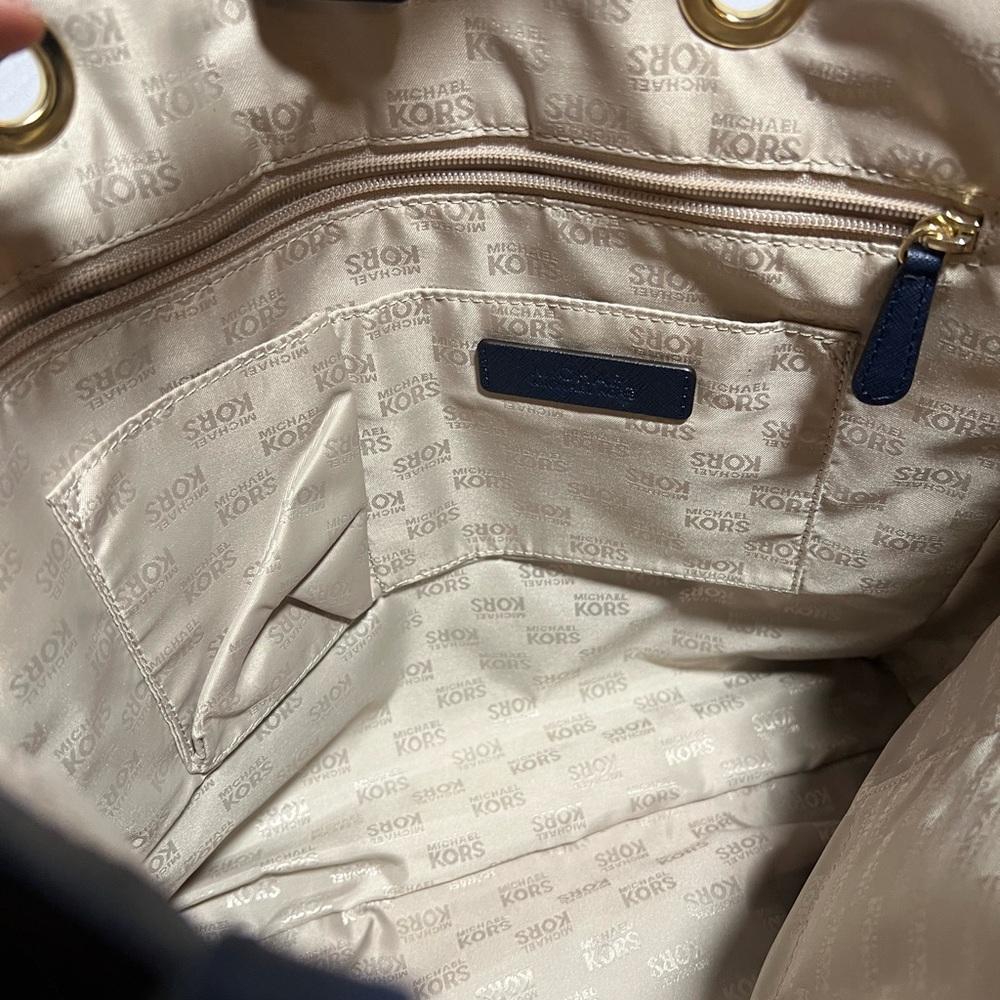 Michael Kors Bag Jet Set Travel Tote                     Color: Navy Blue large - Picture 5 of 9